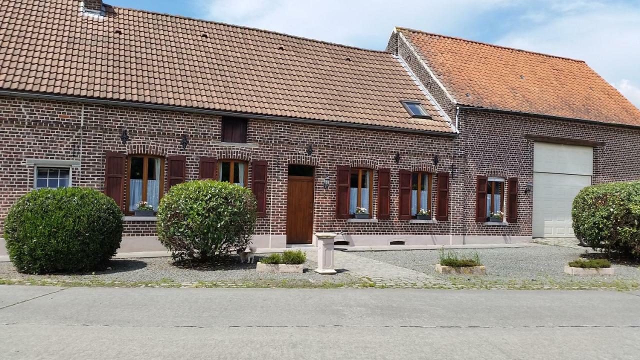 Au Trieu Hotell Wannebecq Exteriör bild
