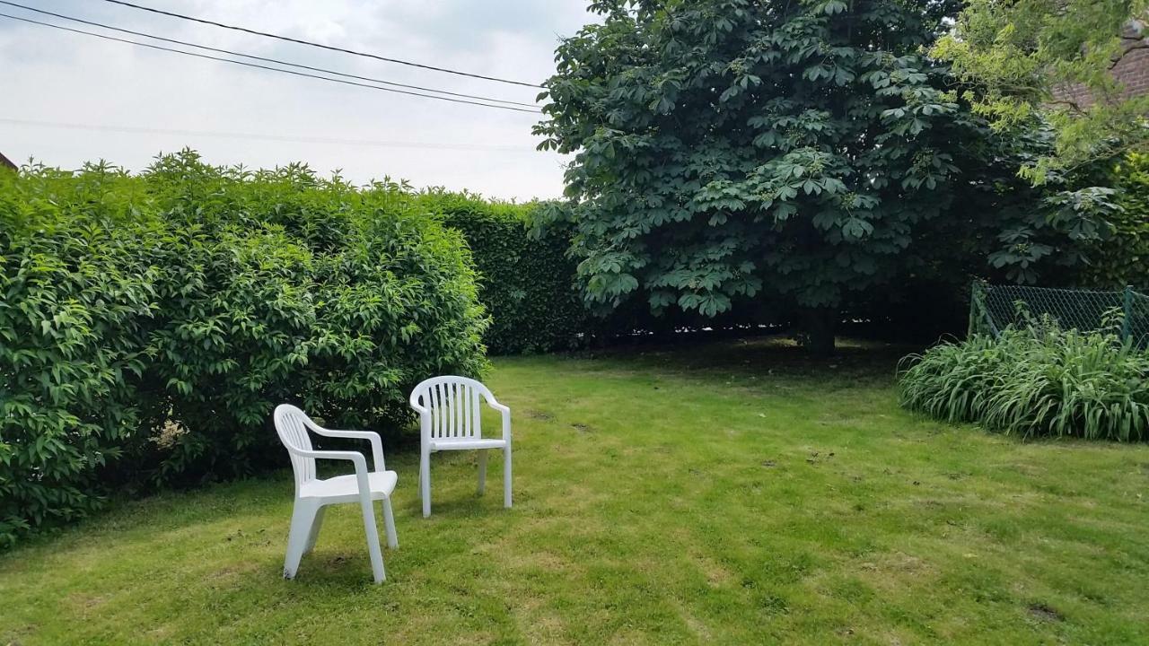 Au Trieu Hotell Wannebecq Exteriör bild