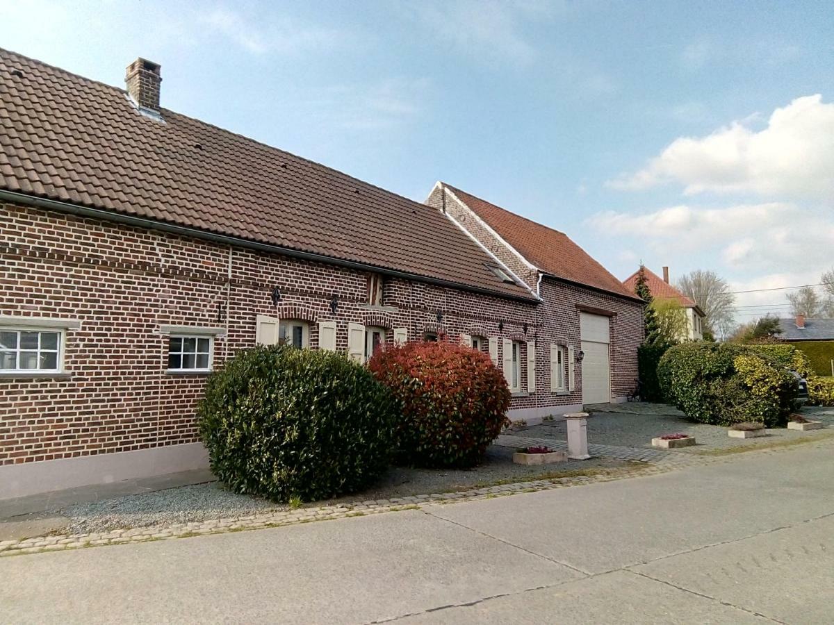 Au Trieu Hotell Wannebecq Exteriör bild