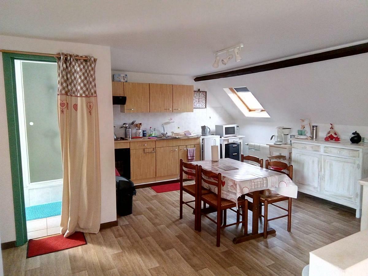 Au Trieu Hotell Wannebecq Exteriör bild