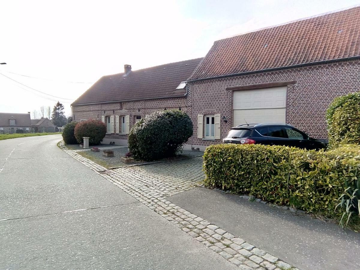 Au Trieu Hotell Wannebecq Exteriör bild